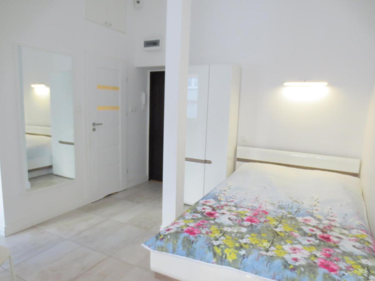 Lovely Apartment In The Heart Of The Old Town غدانسك المظهر الخارجي الصورة